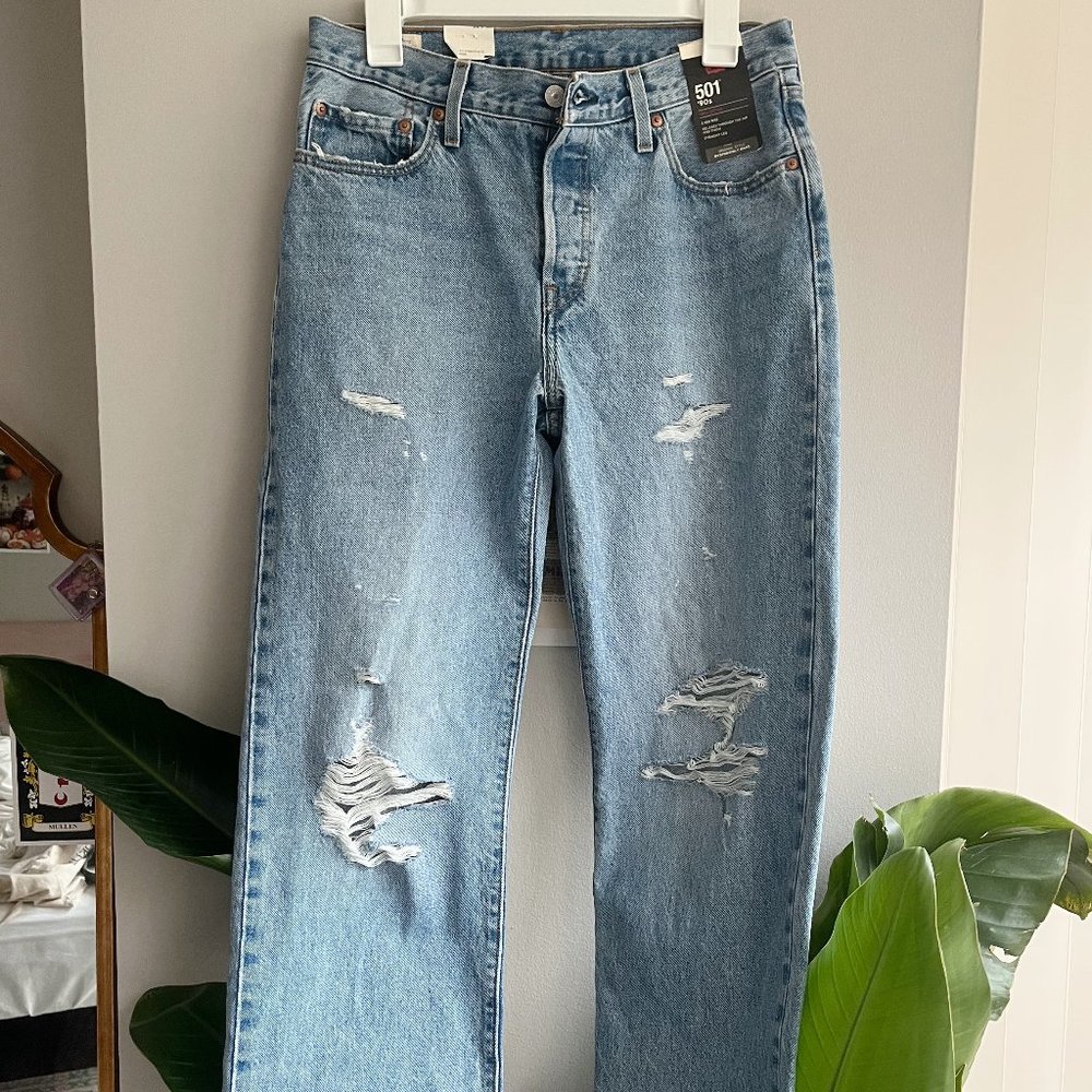 Urban Outfitters Straight Leg Mid Wash Levi's Jeans - brand new with tags